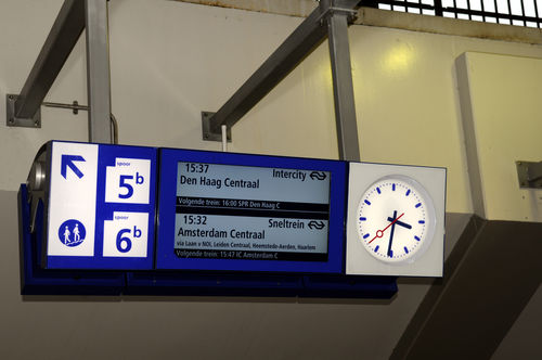 Orologio ad incastro - MOBATIME Swiss Time Systems - digitale / LED / sincronizzato