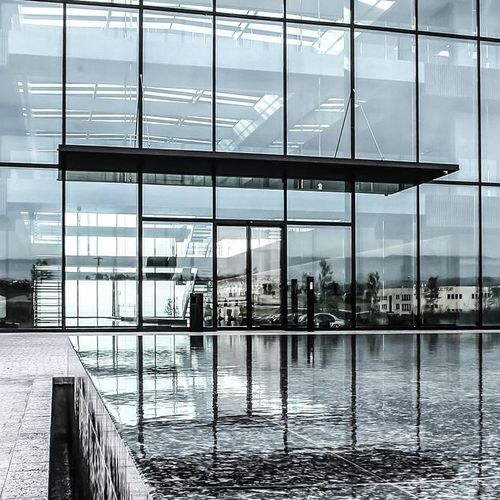 Porta scorrevole - Gilgen Door Systems AG - in vetro / da esterno / design