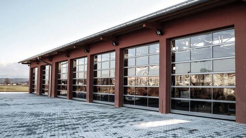 Porta sezionale - Gilgen Door Systems AG - industriale / per interno / automatica