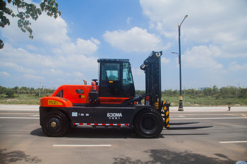 Carrello elevatore diesel - HNF160 - Fujian Huanan Heavy Industry Machinery Manufacturing Co.,Ltd. - con conducente seduto / 4 ruote / controbilanciato
