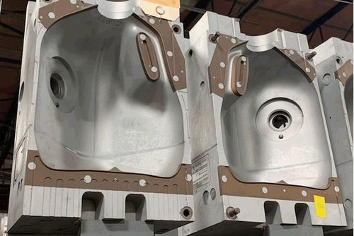 Modulo di estrusione-soffiaggio per bottiglie PET - Dongguan JinJun Machinery Co., Ltd.