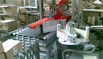 Etichettatrice automatica - ICMI Srl - per etichette adesive