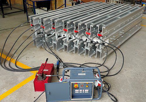 Macchina di vulcanizzazione - Thejo Engineering Ltd