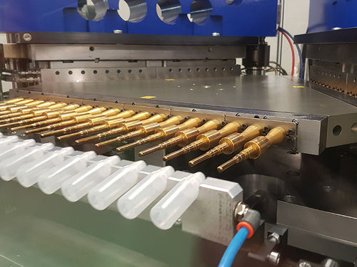 Iniezione-soffiaggio termoplastica - HTP Europe - per dispositivi elettronici / EN 9100 / ISO 9001
