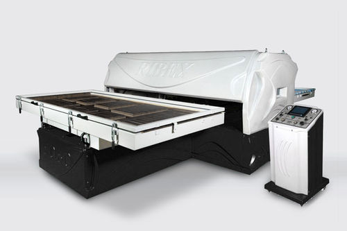 Termoformatrice alimentata a rullo - Robo - BUGATOOL MACHINES SL - per Corian® / automatica / industriale