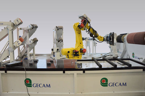 Cella robotizzata di carico - GECAM SRL - di scarico / di finitura / di estrazione