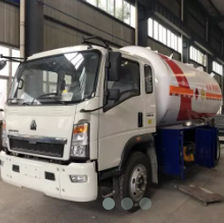 Camion-cisterna di trasporto di carburante - 15M3 - CLW GROUP - con motore diesel