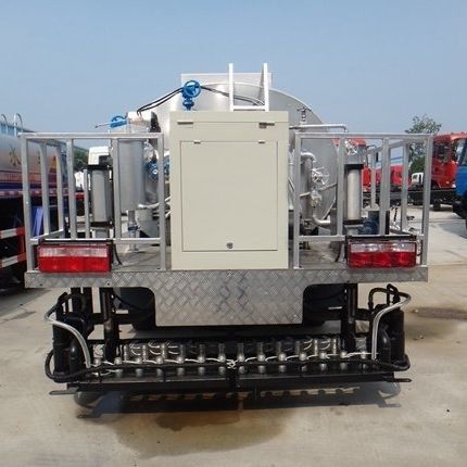 Camion-cisterna da trasporto - DFRC 5T  - CLW GROUP - polverizzatore / a 3 assi / con motore diesel