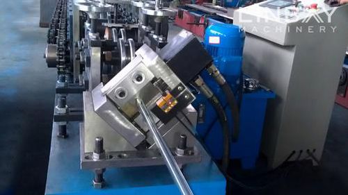 Profilatrice per serrande - WUXI LINBAY MACHINERY CO.,LTD