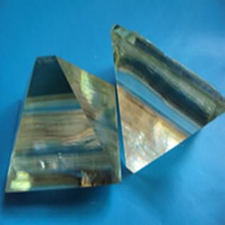 Cristallo di Titanilfosfato di Potassio KTiOPO4 KTP - UNI Optics Co., Ltd - di borato di bario beta BaB2O4 BBO / di ortovanadato di ittrio drogato con Neodimio Nd (Nd:YVO4) / di niobato di litio LiNbO3