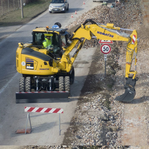 Escavatore intermedio - PW98MR-11 - Komatsu Europe - su ruote / diesel / per cantiere di costruzione