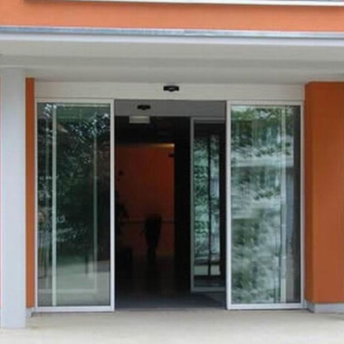 Porta scorrevole - Shen Zhen Hui Trade Industry Co., Ltd. - in alluminio / da esterno / automatica