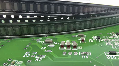 Guarnizione di messa a terra - Doubleshield Pad - Schlegel Electronic Materials - in gomma siliconica / a sezione rettangolare / di schermatura EMI