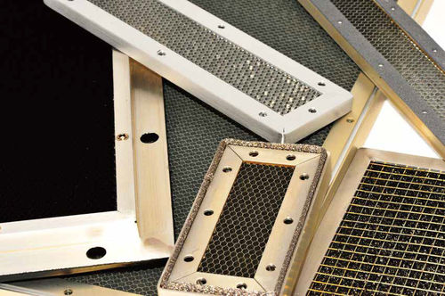 Pannello a nido d'ape per applicazioni industriali - 1702 - Schlegel Electronic Materials