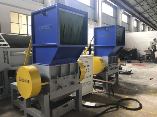 Mulino per materie plastiche - PC series - ZHANGJIAGANG QING CHEN YU MACHINERY CO., LTD. - a coltelli / verticale / idraulico
