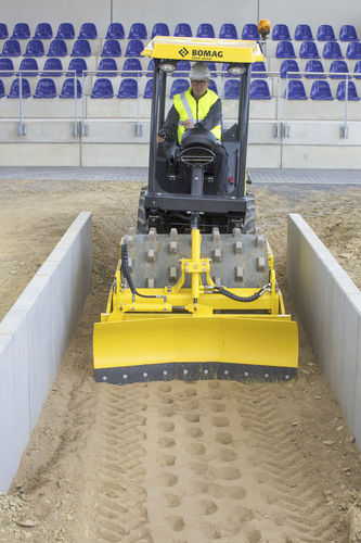 Rullo compattatore monocilindro - BW 124 PDH-5 - BOMAG - a vibrazione