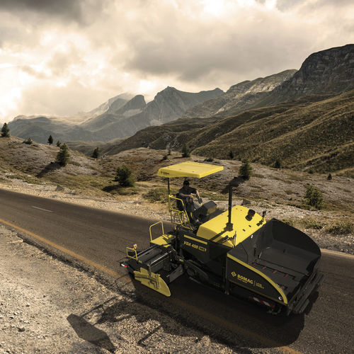 Finitrice di asfalti - VDA 400 MAX  - BOMAG - cingolata / per costruzioni