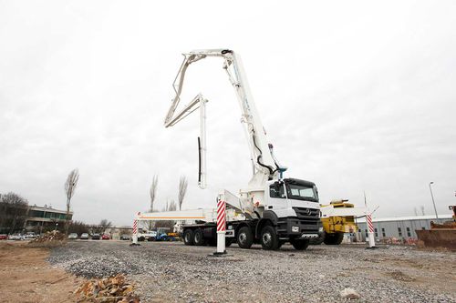 Pompa autocarrata per calcestruzzo per cantiere - Pİ 130 30 ZX - Pi Makina Construction Machines