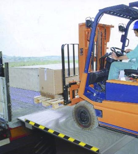Pedana di carico automatica - VINCA EQUIPOS INDUSTRIALES - con labbro girevole