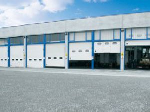 Porta industriale - VINCA EQUIPOS INDUSTRIALES - sezionale / per piattaforma di carico / di sicurezza