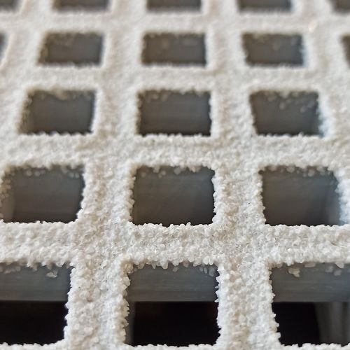 Grigliato in poliestere rinforzato con fibra di vetro - Gei Gitterroste - a superficie coperta / per il settore dell'edilizia / industriale