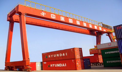 Gru a cavalletto su guida di scorrimento - DALIAN HUARUI HEAVY INDUSTRY GROUP CO.,LTD. - per applicazioni marine / per container