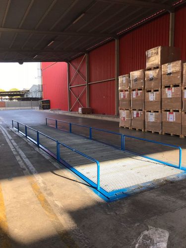 Rampa per veicolo - Kale Rampa - per carichi pesanti / per carrello elevatore / fissa