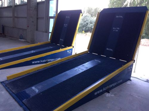 Rampa per carrello elevatore - Kale Rampa - per piattaforma / a comando idraulico / in acciaio