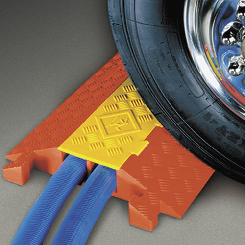 Protezione per cavi per il passaggio di veicoli - Linebacker® - Justrite Safety Group - con fissaggio a terra / in plastica