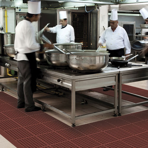 Tappeto antifatica - Cushion Ease™ Red 550RD - Justrite Safety Group - a bolle / in gomma nitrile / per l'industria agroalimentare