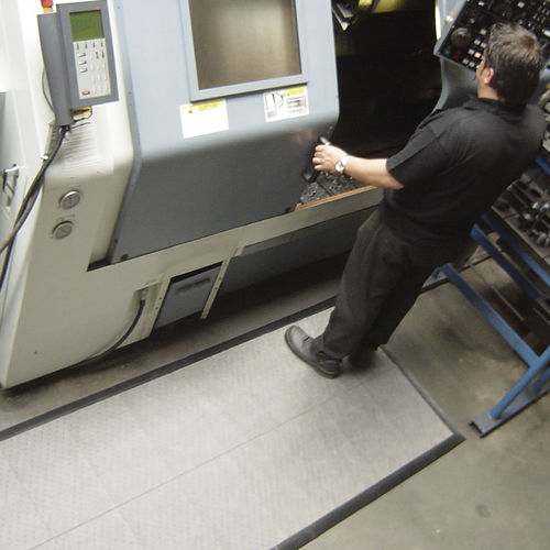 Tappeto antifatica - Eco Stance™ 585 - Justrite Safety Group - antiscivolo / a bolle / in gomma nitrile
