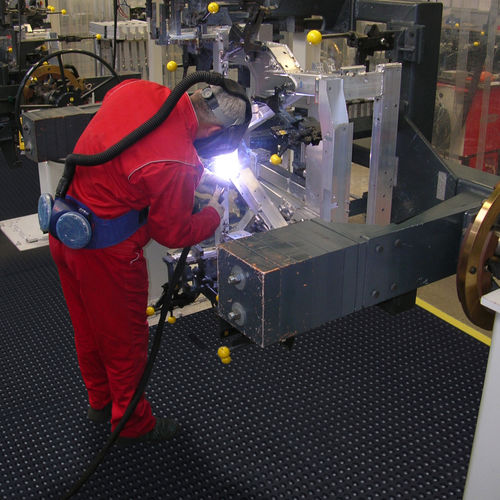 Tappeto antifatica - 465 SkyWalkerHD™ Nitrile FR - Justrite Safety Group - modulare / in gomma nitrile / per applicazioni di saldatura