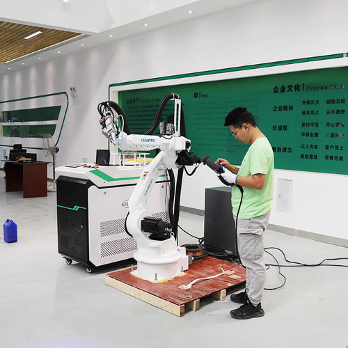 Macchina saldatrice laser a fibra - iGWL-RW - igoldencnc - robotizzata / con rotelle / per forme 3D