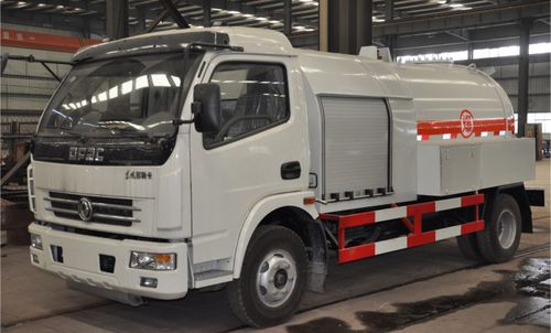 Camion-cisterna del carburante - Wenzhou BlueSky Energy Technology Co., Ltd. - a 4 assi / con motore diesel