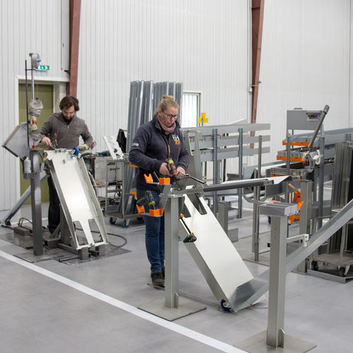 Linea di assemblaggio modulare - Labadis - flessibile / per componenti auto / per l'industria aeronautica