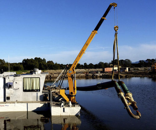 Gru su chiatta - Relong Tech - con braccio / telescopica / per cantiere navale