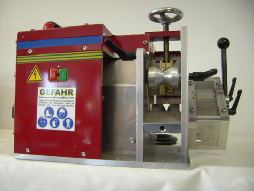 Spelacavo di cavi - RMH 65Q - JMC Recycling Systems Ltd - elettrico / robusto