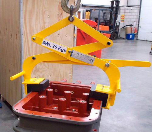 Pinza per sollevamento orizzontale - Handling Concepts Ltd