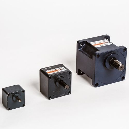 Riduttore a ingranaggi elicoidali - HK series - ELRA Antriebstechnik Vertriebs Ges.m.b.H - ad assi paralleli / ad albero pieno / 10 - 20 Nm