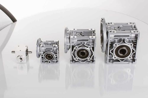 Riduttore a vite senza fine - NM series - ELRA Antriebstechnik Vertriebs Ges.m.b.H - ad assi ortogonali / ad albero cavo / 10 - 20 Nm