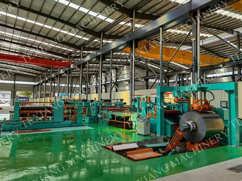 Linea di taglio in strisce di nastro in metallo -  FOSHAN TE XIANG MACHINERY CO., LTD - alimentata a bobina