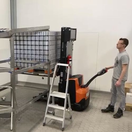 Depallettizzatore a strati - Zomerdijkengineering - per lattine / semiautomatico / per l'industria dell’imbottigliamento