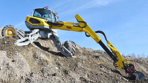 Escavatore intermedio - M525x - Menzimuck - su ruote / diesel / ragno