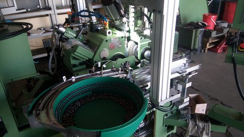 Alimentatore per rettificatrice senza centri - S-TYPE Ltd., Co. - a vibrazione