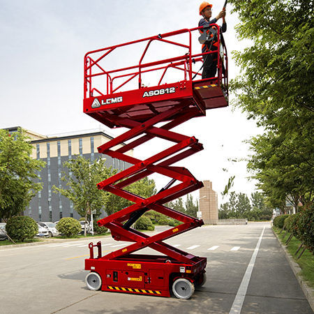 Piattaforma elevatrice a forbice mobile - AS0812 - Lingong Group JinanHeavy Machinery Co., Ltd. - idraulica / per interno / da esterno