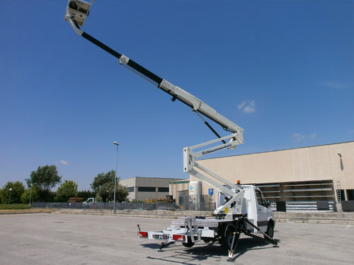 Piattaforma di lavoro aerea montata su trattore - SCA 22 - Safi Group srl - montata su camion / elettroidraulica / per l'agricoltura