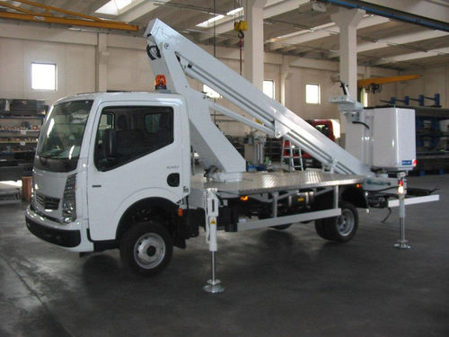 Piattaforma di lavoro aerea montata su trattore - SC 20 - Safi Group srl - montata su camion / idraulica / per l'agricoltura