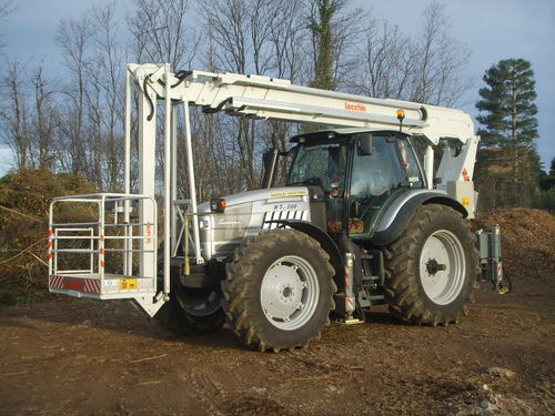 Piattaforma di lavoro aerea montata su trattore - Safi Group srl - per l'agricoltura / smontabile
