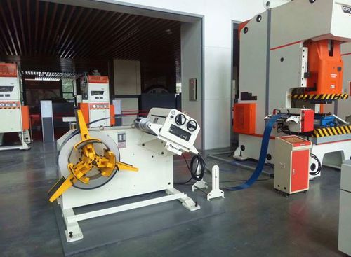 Linea di presse meccanica - Shenzhen Sunrui Machinery Co., Ltd. - elettrica / pneumatica / elettronica