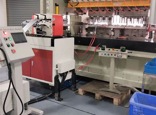 Linea di alimentazione nastro per acciaio ad alta resistenza - Shenzhen Sunrui Machinery Co., Ltd. - per processi di tranciatura fine / per l'industria automobilistica / ad alto spessore